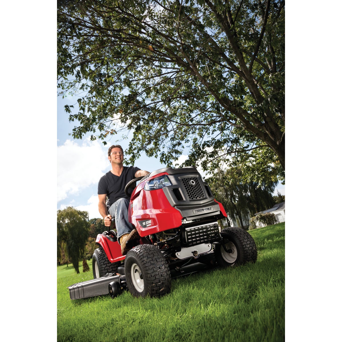 Troy-Bilt Super Bronco 46 In. 22 HP Briggs & Stratton Lawn Tractor