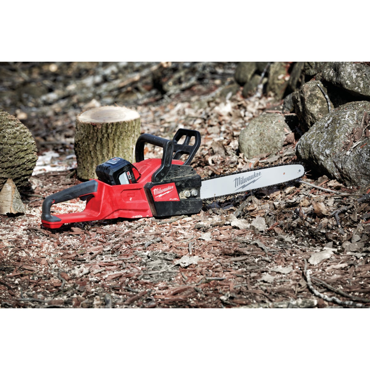 Milwaukee M18 FUEL 16 In. 18V Lithium Ion Cordless Chainsaw Kit