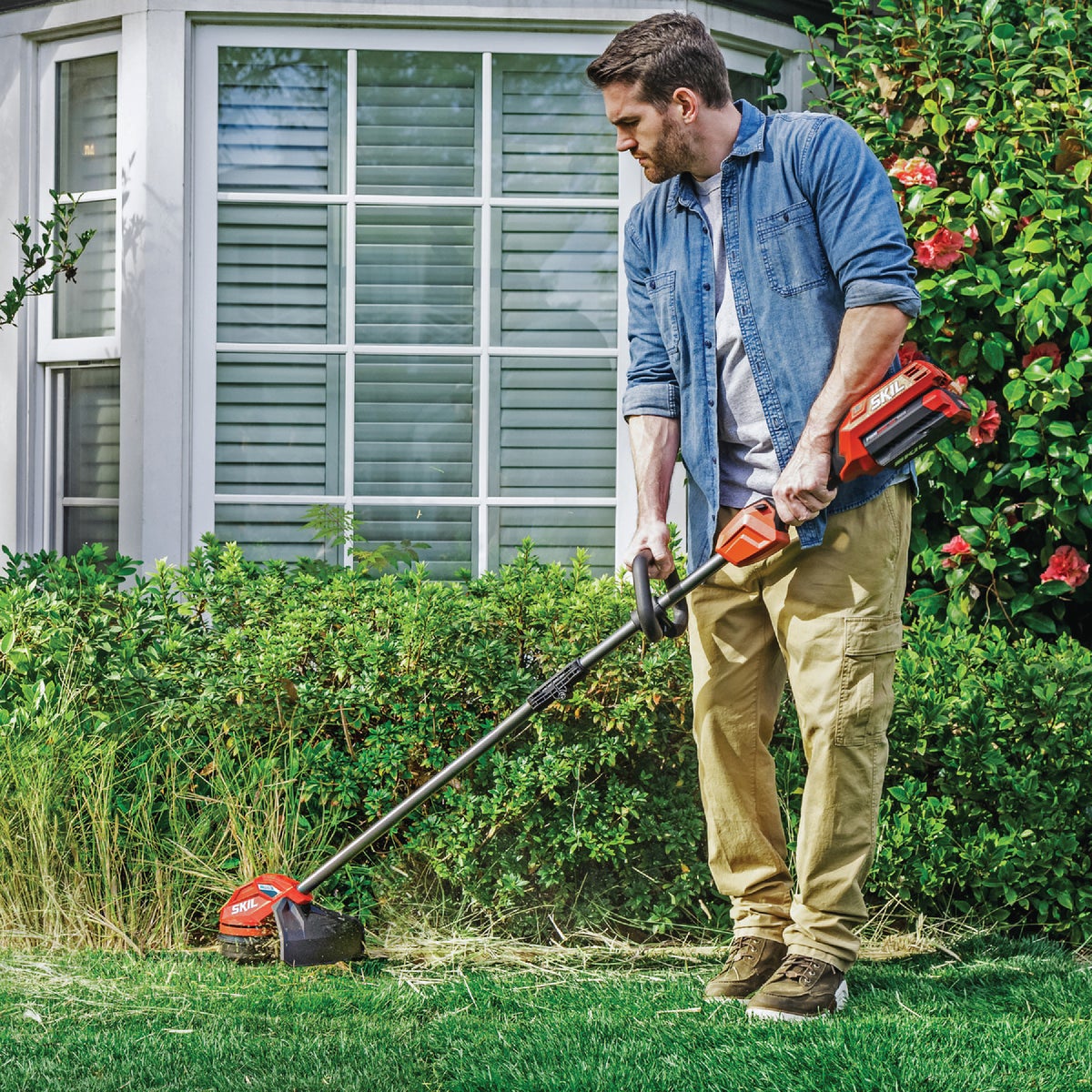 SKIL PWRCore 40V Brushless 14 In. String Trimmer Kit with Twist Load and AutoPWRJump Charger