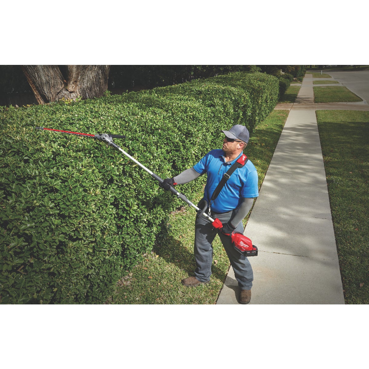 Milwaukee M18 FUEL 20 In. Hedge Trimmer Attachment