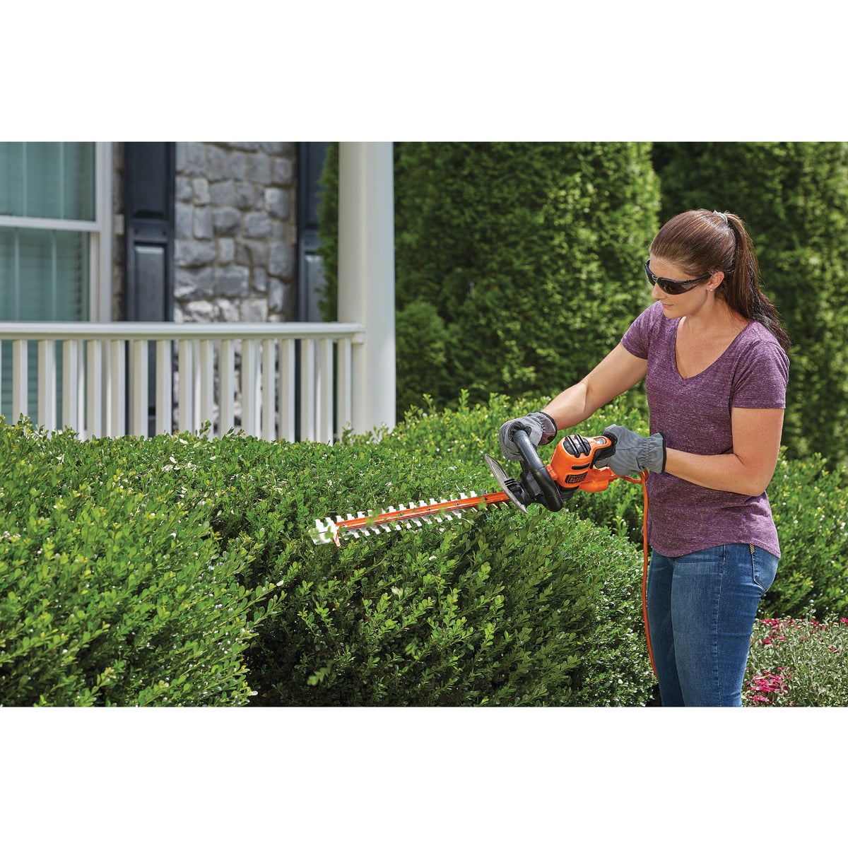 Black & Decker Sawblade 20 In. 3A Corded Electric Hedge Trimmer