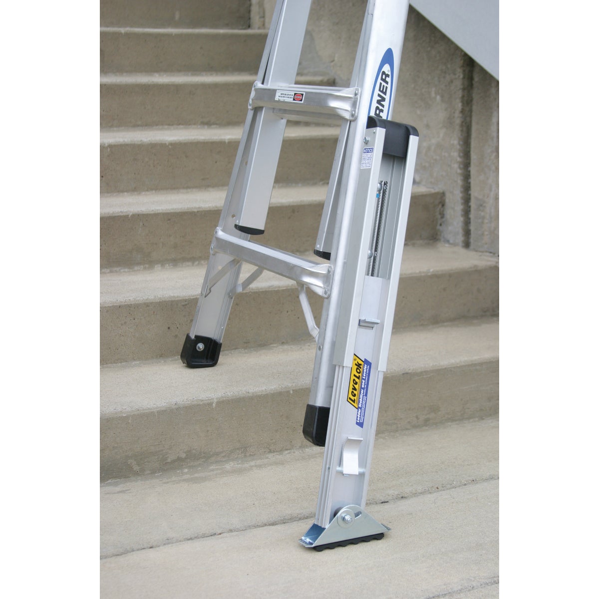 Werner QuickClick Ladder Leveler