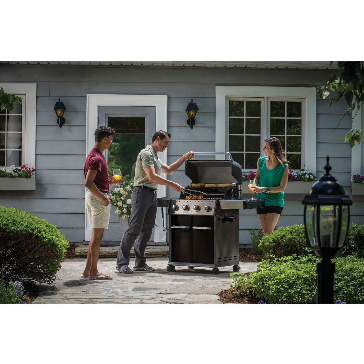 Broil King Baron 420 Pro Special Edition Black 4-Burner Stainless Steel 40,000 BTU LP Gas Grill