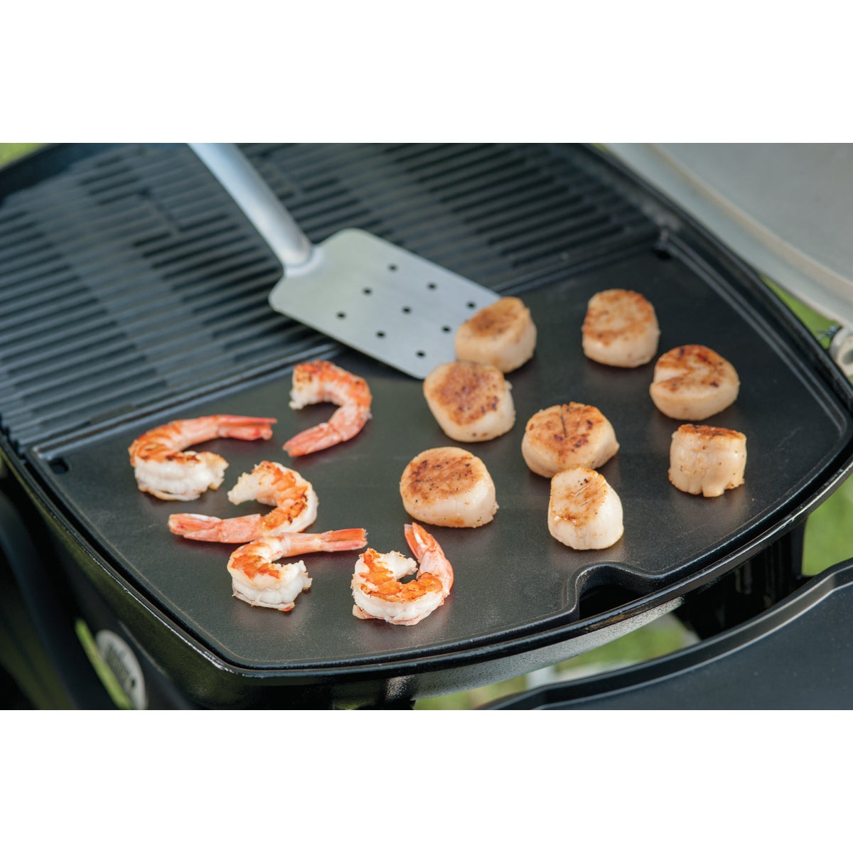 Weber Q 14.1 In. W. x 18.8 In L. Porcelain Enameled Cast Iron 200/2000 Series Gas Grill Griddle