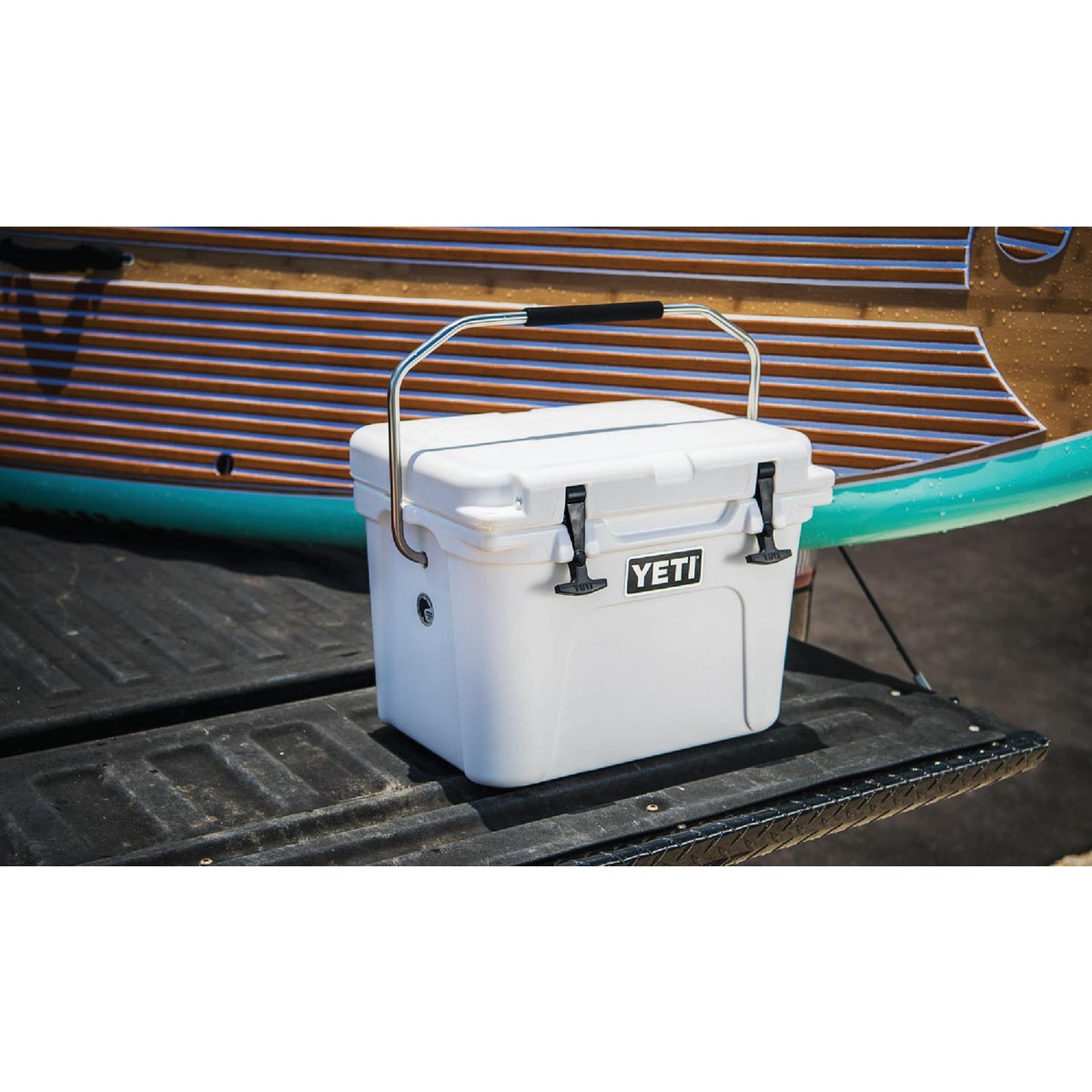 Yeti Roadie 20, 16-Can Cooler, White