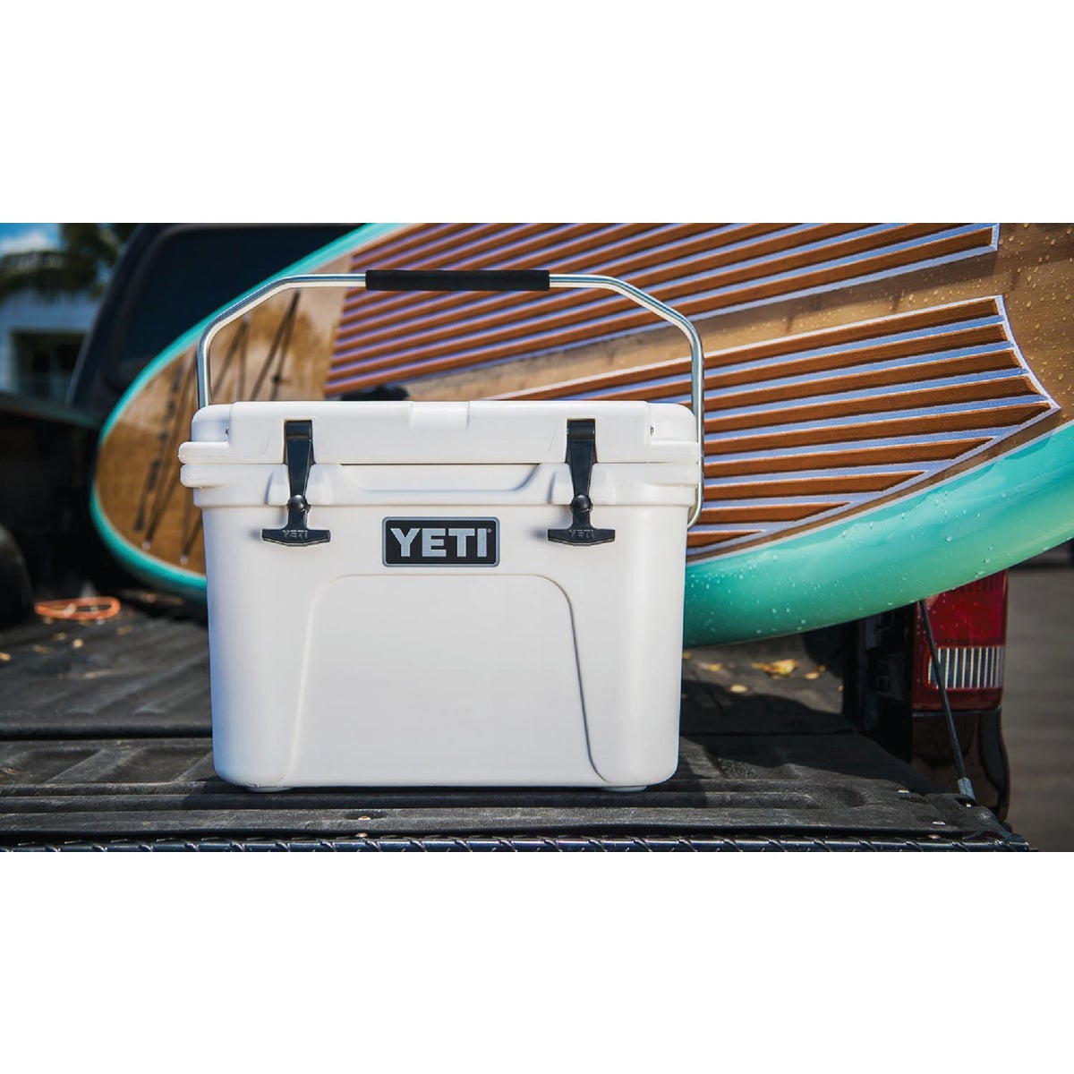 Yeti Roadie 20, 16-Can Cooler, White