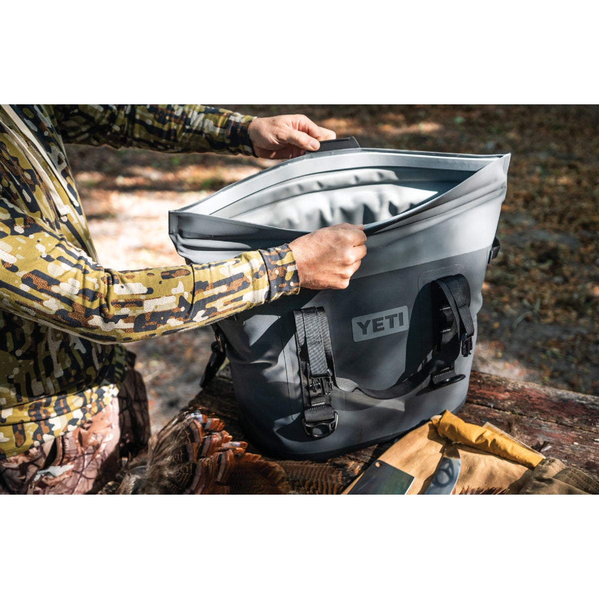 Yeti Hopper M30 20-Can Soft-Side Cooler, Charcoal