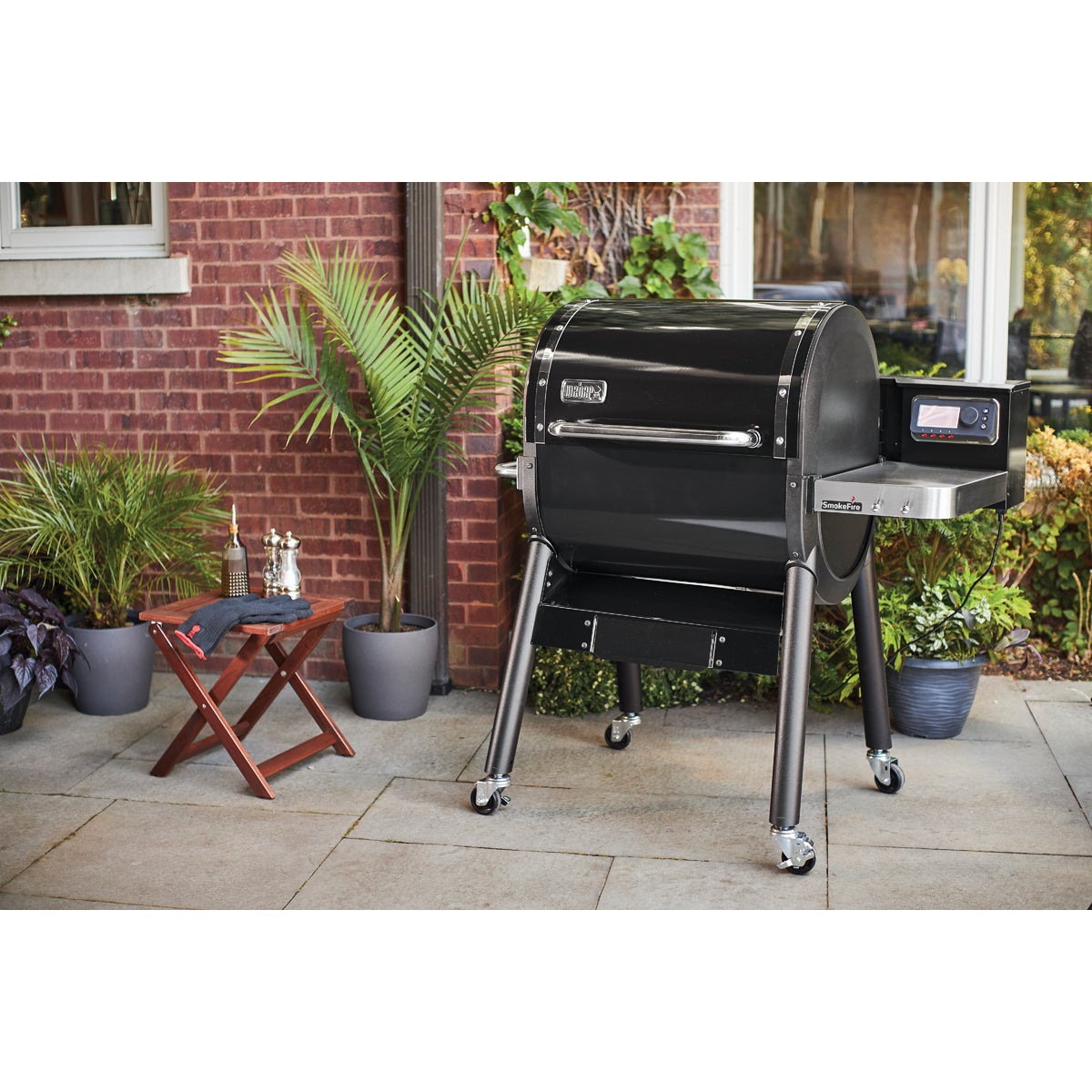 Weber SmokeFire EX4 Black 672 Sq. In. Wood Pellet Grill