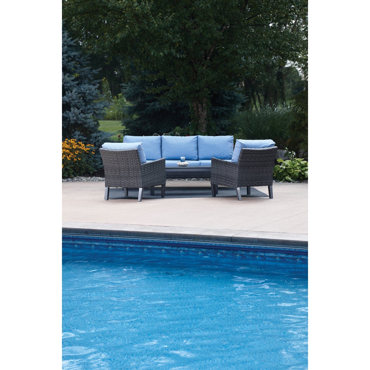 North Cape Amari 4-Piece Chat Set with Cushions