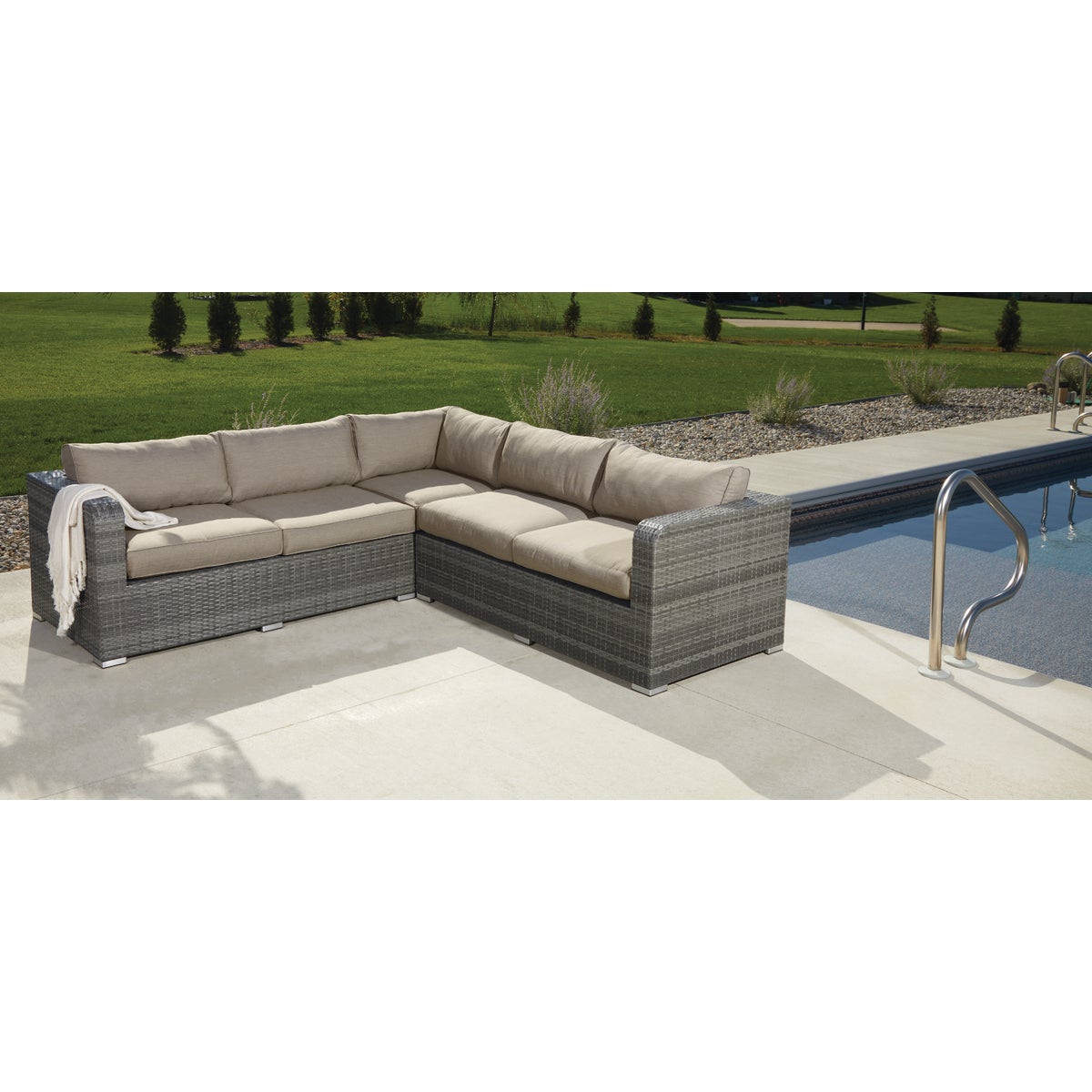 Outdoor Expressions Juni Sectional Sofa