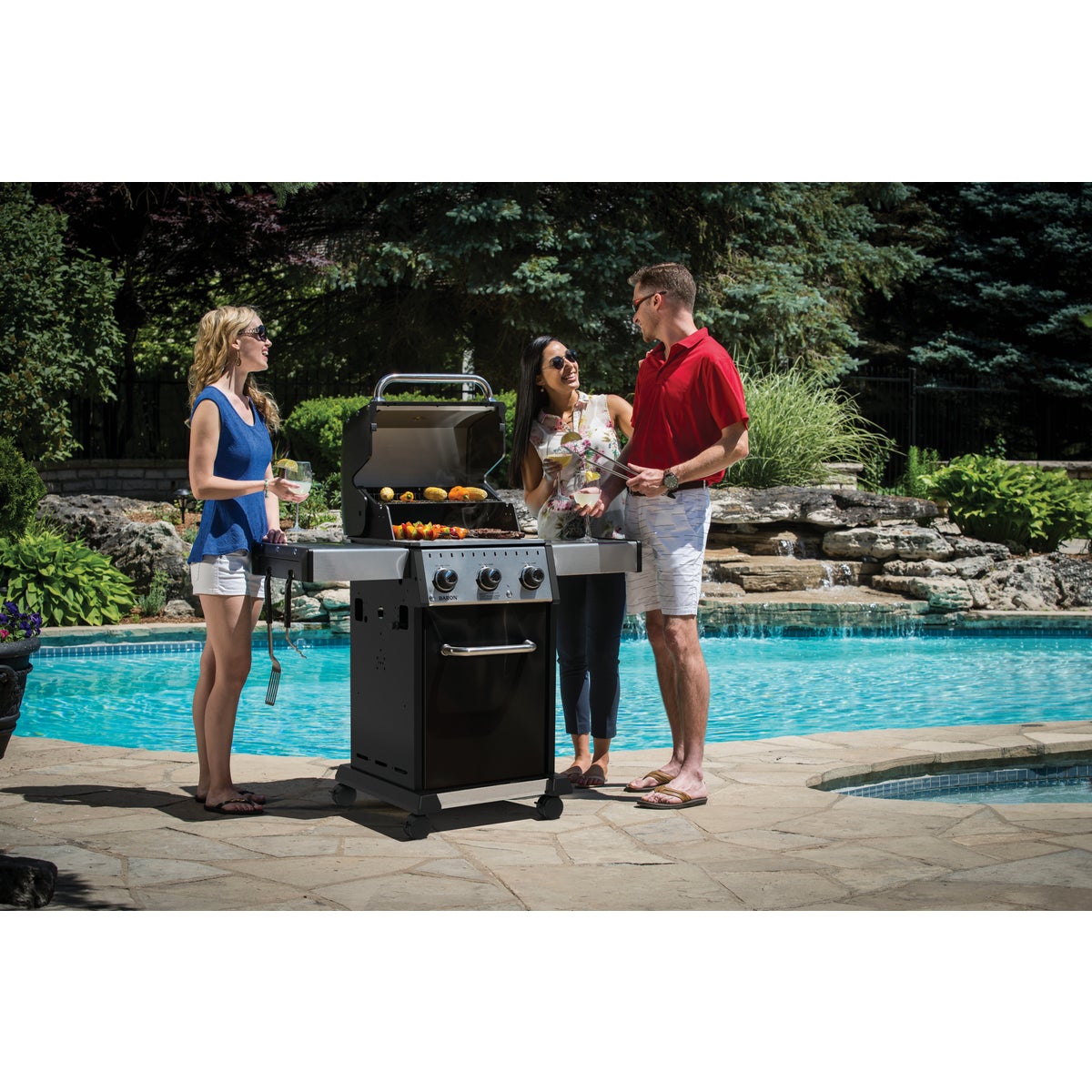 Broil King Baron 320 Pro 3-Burner Black 32,000 BTU LP Gas Grill