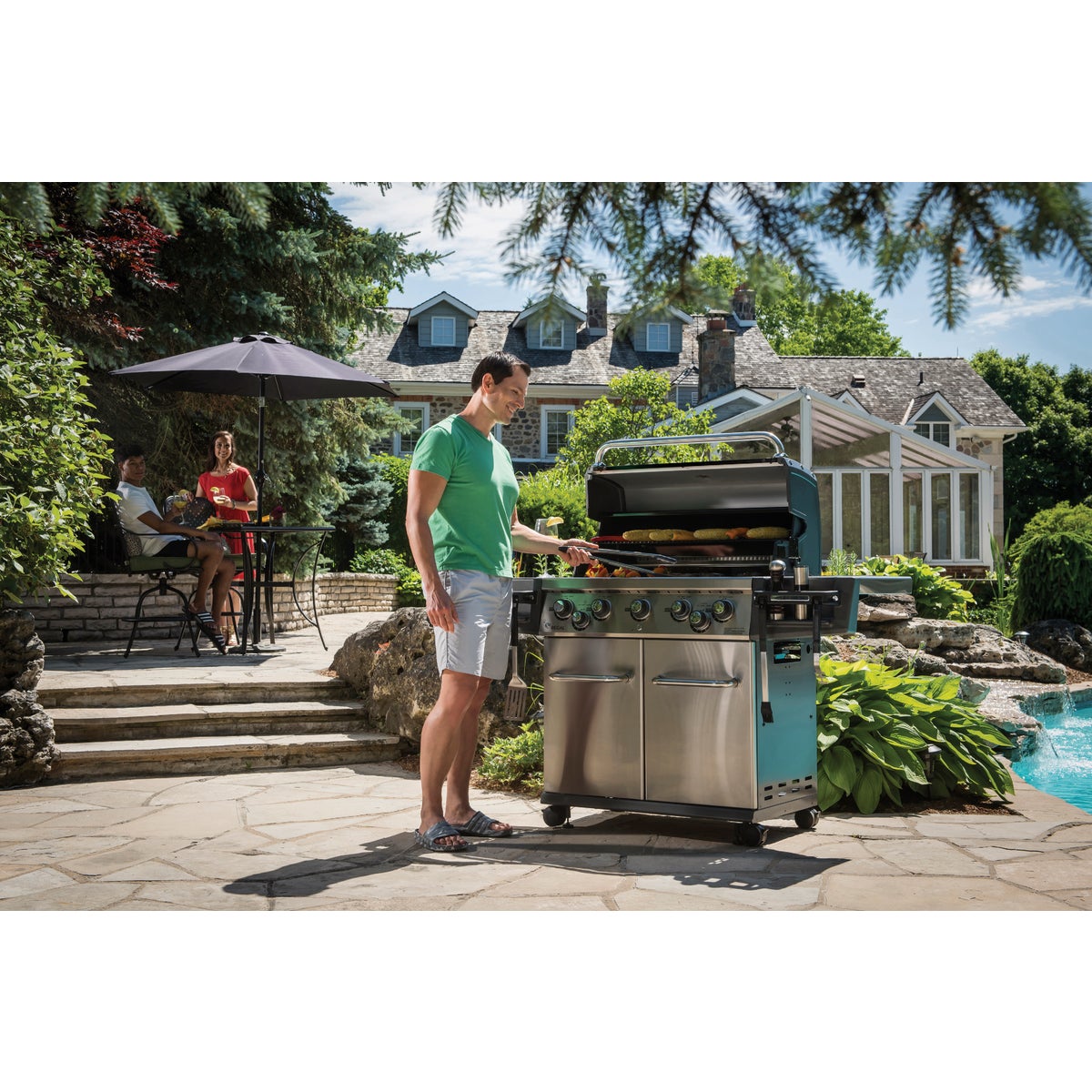 Broil King Regal S590 5-Burner Stainless Steel 55,000 BTU Natural Gas Grill with 10,000 BTU Side-Burner