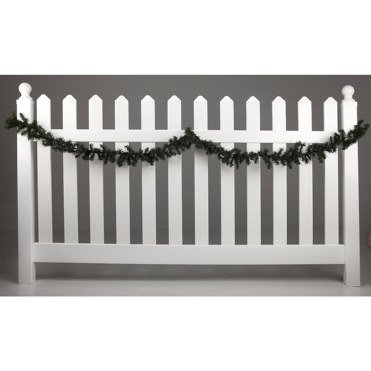 Gerson 9 Ft. Canadian Pine Garland